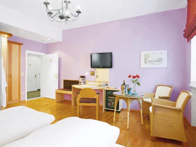Hotel Muenchner Hof Und Blauer Turm Ρέγκενσμπουργκ Εξωτερικό φωτογραφία